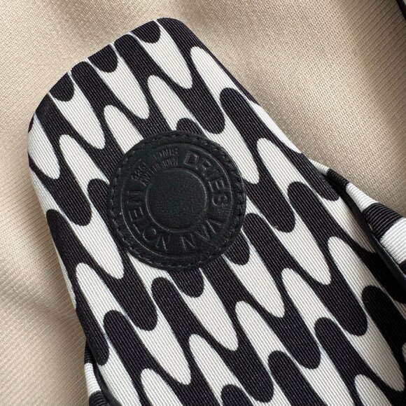 Dries Van Noten Printed Flip Flops, size 38 (fits like 8.5) - Picture 3 of 7